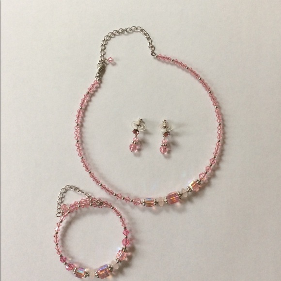 Pink Crystal Little Girls Beaded Jewelry Set. - Picture 4 of 8